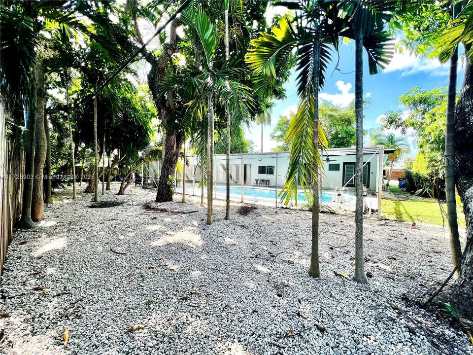 最近售出: $1,150,000 (3 贝兹, 3 浴室, 2084 平方英尺)