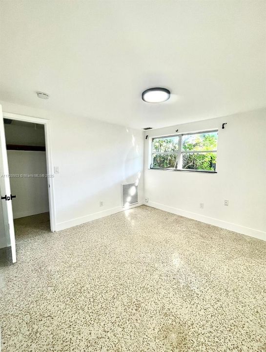 最近售出: $1,150,000 (3 贝兹, 3 浴室, 2084 平方英尺)