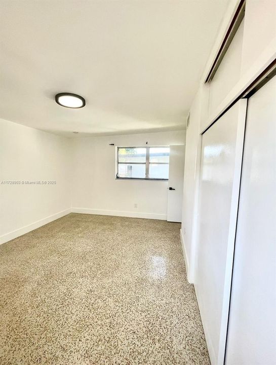 最近售出: $1,150,000 (3 贝兹, 3 浴室, 2084 平方英尺)