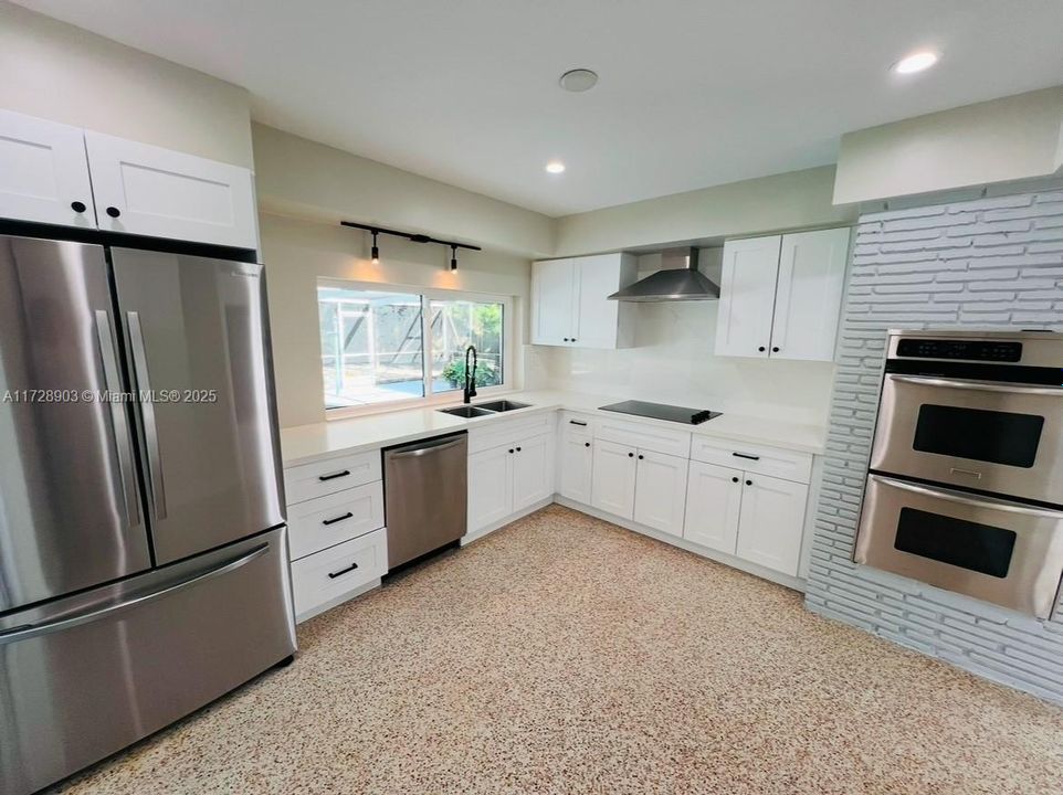 最近售出: $1,150,000 (3 贝兹, 3 浴室, 2084 平方英尺)