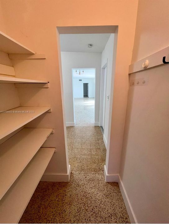 最近售出: $1,150,000 (3 贝兹, 3 浴室, 2084 平方英尺)