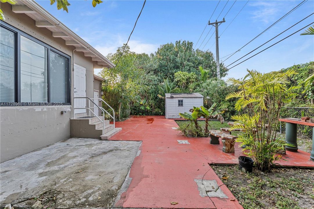 Recently Rented: $3,500 (3 beds, 2 baths, 1302 Square Feet)