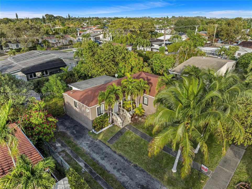 Recently Rented: $3,500 (3 beds, 2 baths, 1302 Square Feet)