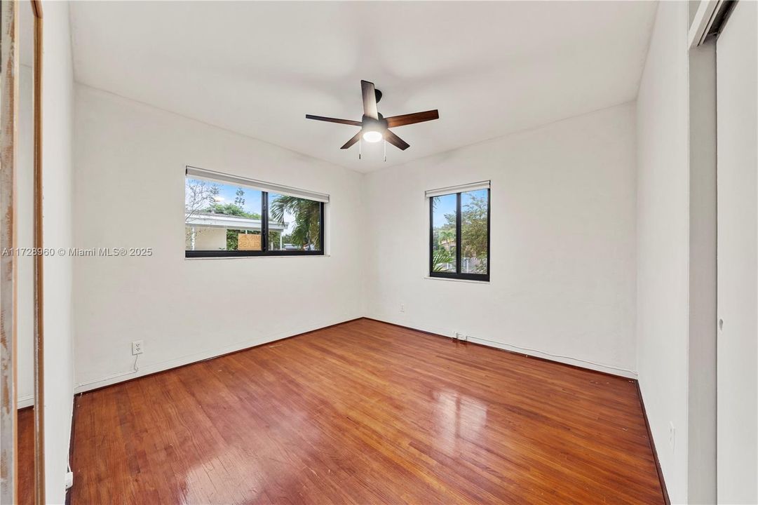 Recently Rented: $3,500 (3 beds, 2 baths, 1302 Square Feet)