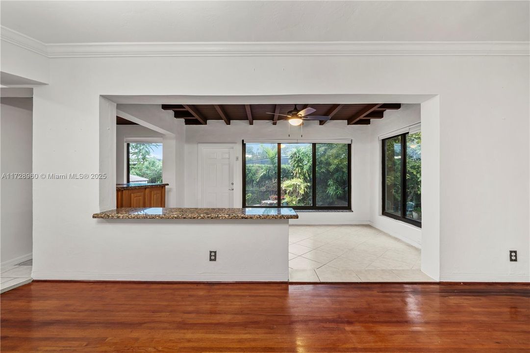 Recently Rented: $3,500 (3 beds, 2 baths, 1302 Square Feet)