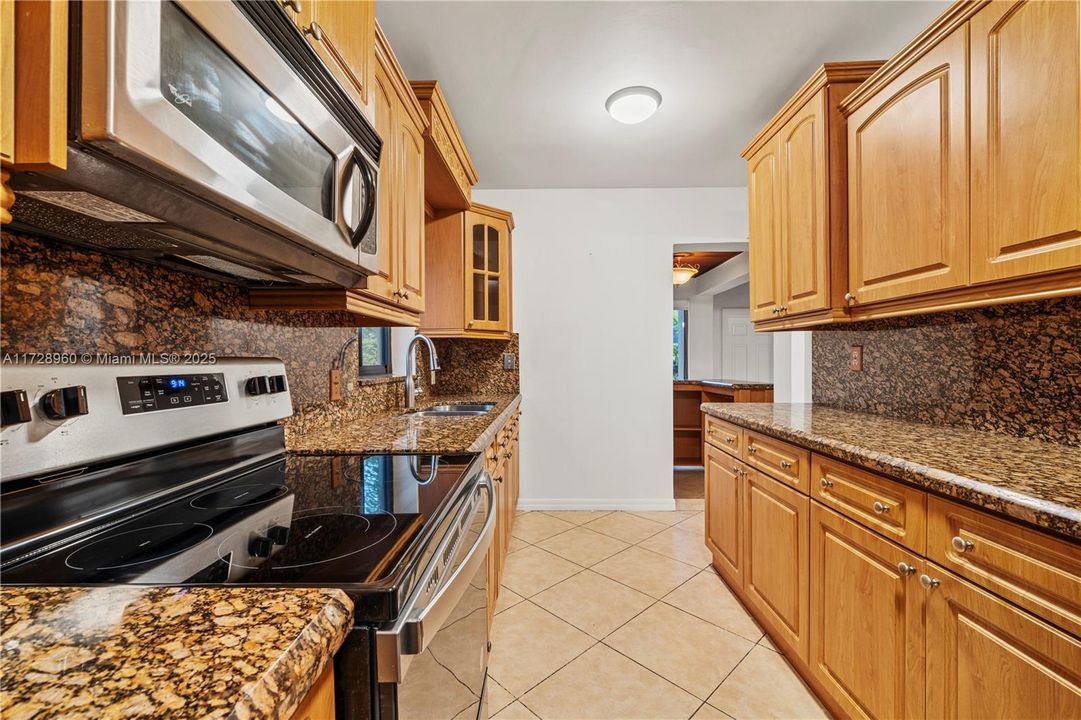 Recently Rented: $3,500 (3 beds, 2 baths, 1302 Square Feet)