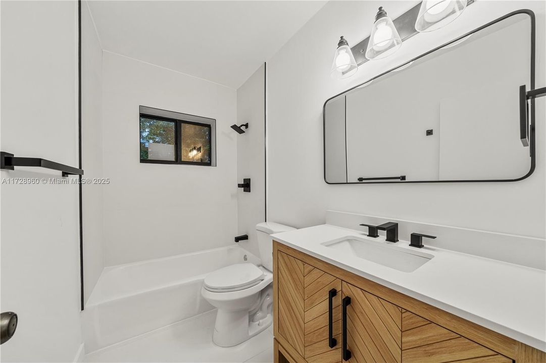 Recently Rented: $3,500 (3 beds, 2 baths, 1302 Square Feet)