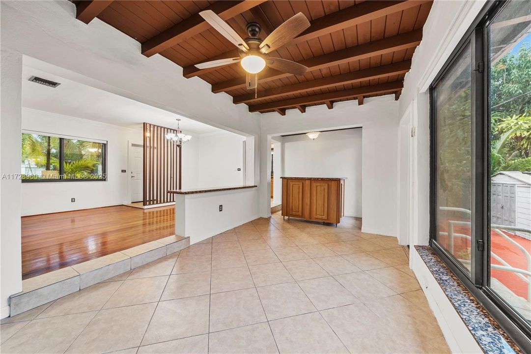 Recently Rented: $3,500 (3 beds, 2 baths, 1302 Square Feet)