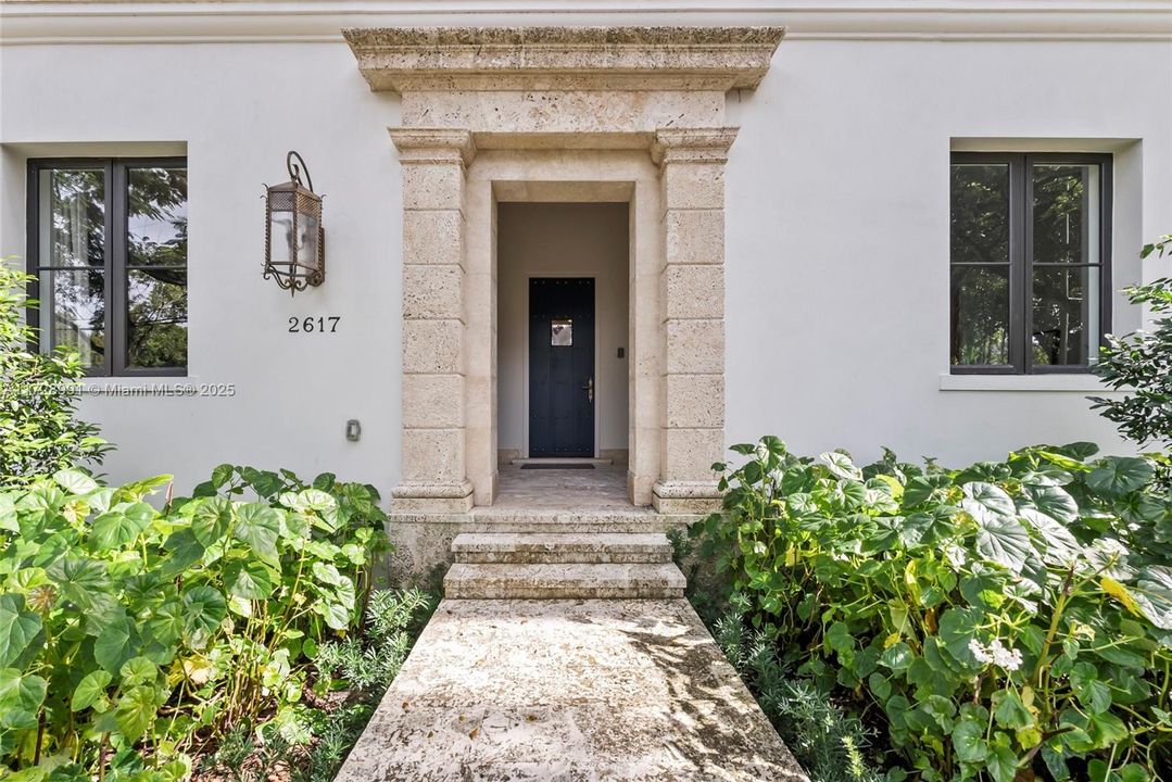 最近租的: $22,000 (4 贝兹, 4 浴室, 4080 平方英尺)