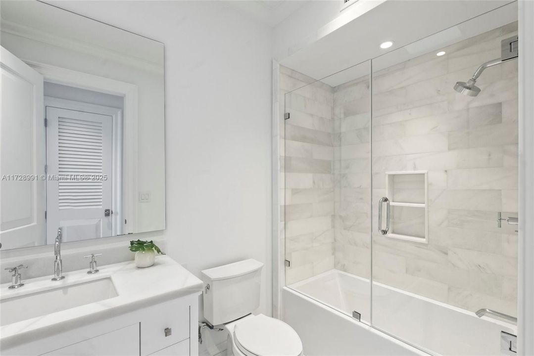 最近租的: $22,000 (4 贝兹, 4 浴室, 4080 平方英尺)