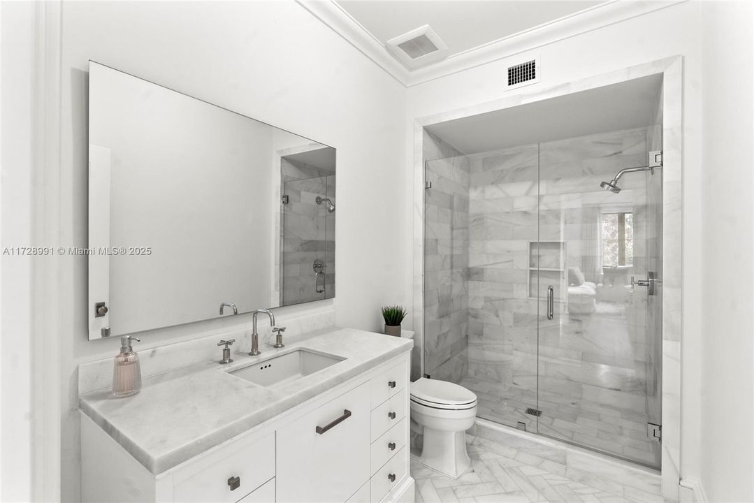 最近租的: $22,000 (4 贝兹, 4 浴室, 4080 平方英尺)