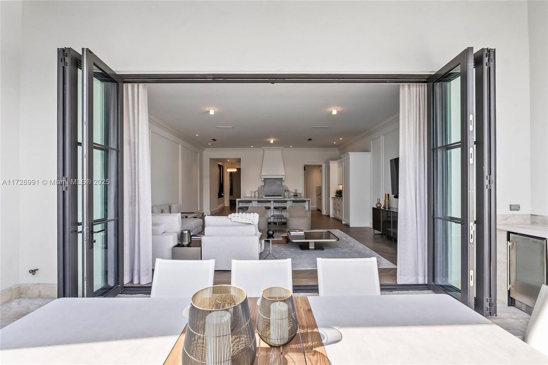 最近租的: $22,000 (4 贝兹, 4 浴室, 4080 平方英尺)