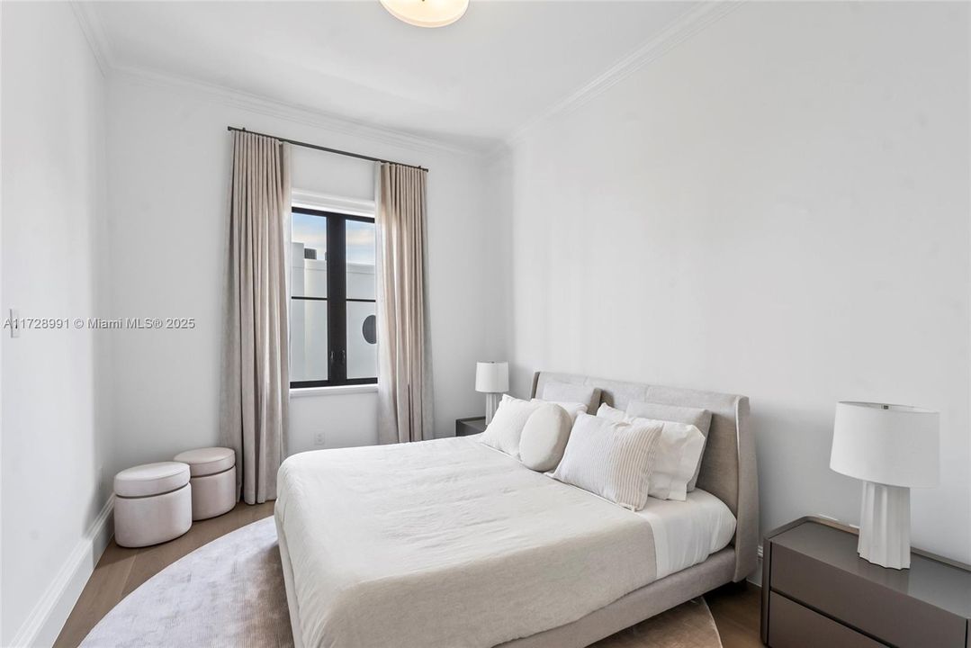 最近租的: $22,000 (4 贝兹, 4 浴室, 4080 平方英尺)