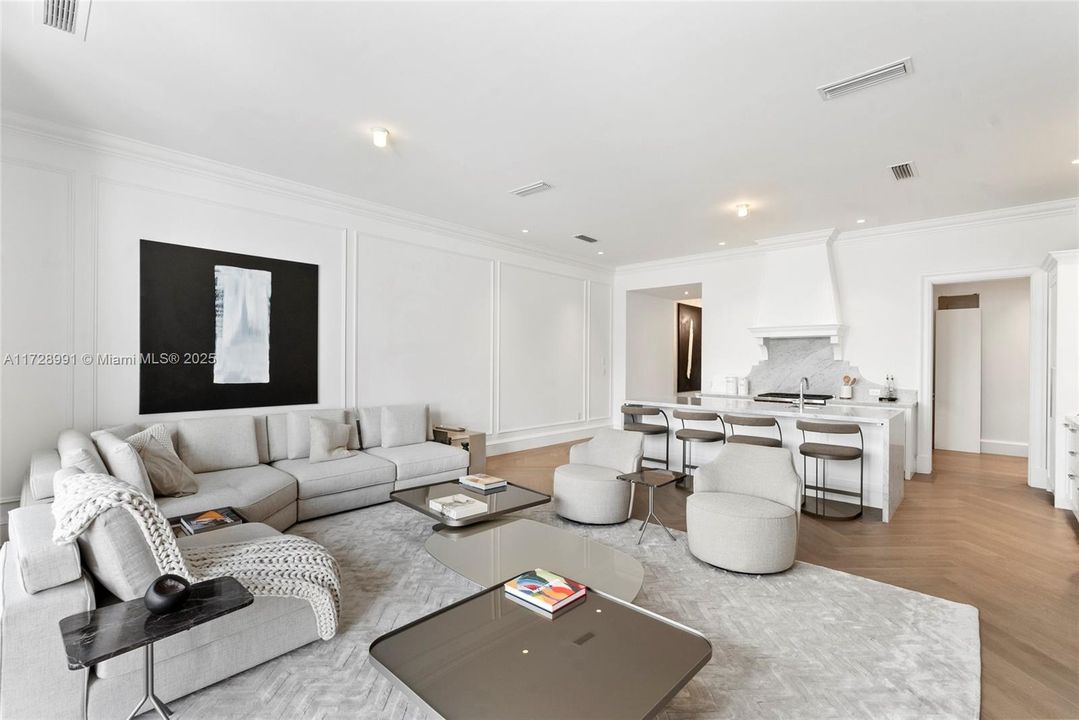 最近租的: $22,000 (4 贝兹, 4 浴室, 4080 平方英尺)