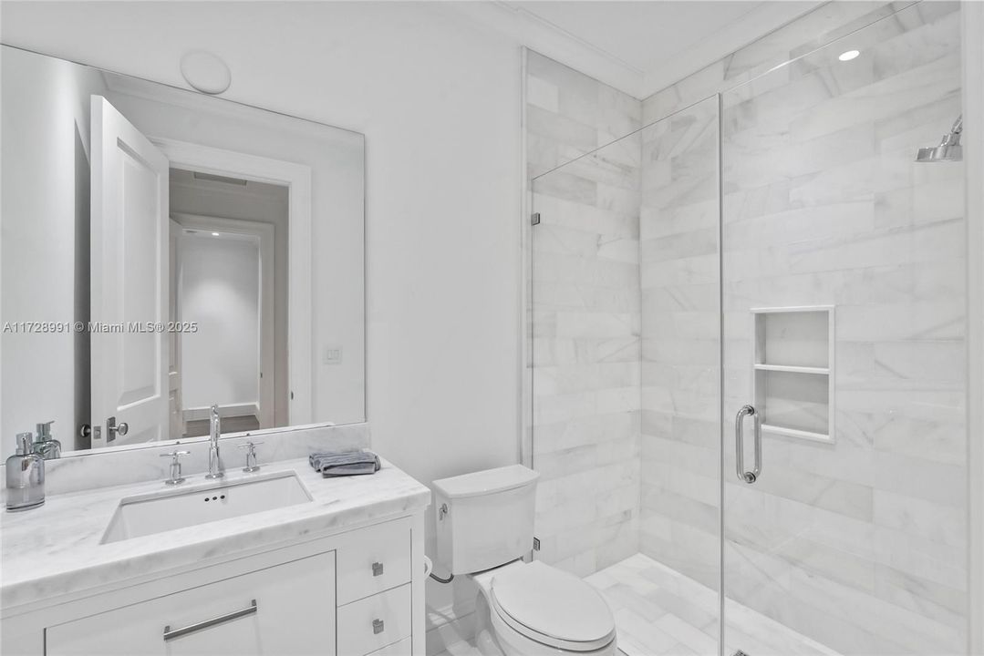 最近租的: $22,000 (4 贝兹, 4 浴室, 4080 平方英尺)