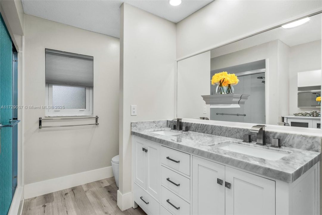 最近售出: $339,900 (3 贝兹, 3 浴室, 0 平方英尺)