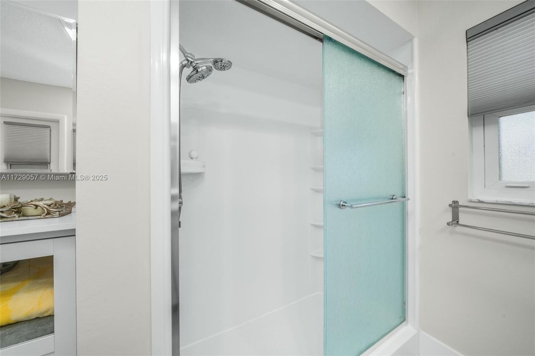 最近售出: $339,900 (3 贝兹, 3 浴室, 0 平方英尺)