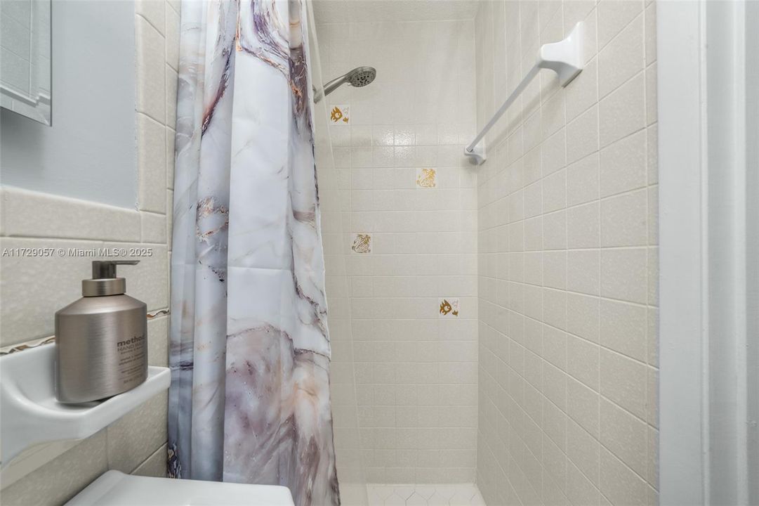 最近售出: $339,900 (3 贝兹, 3 浴室, 0 平方英尺)