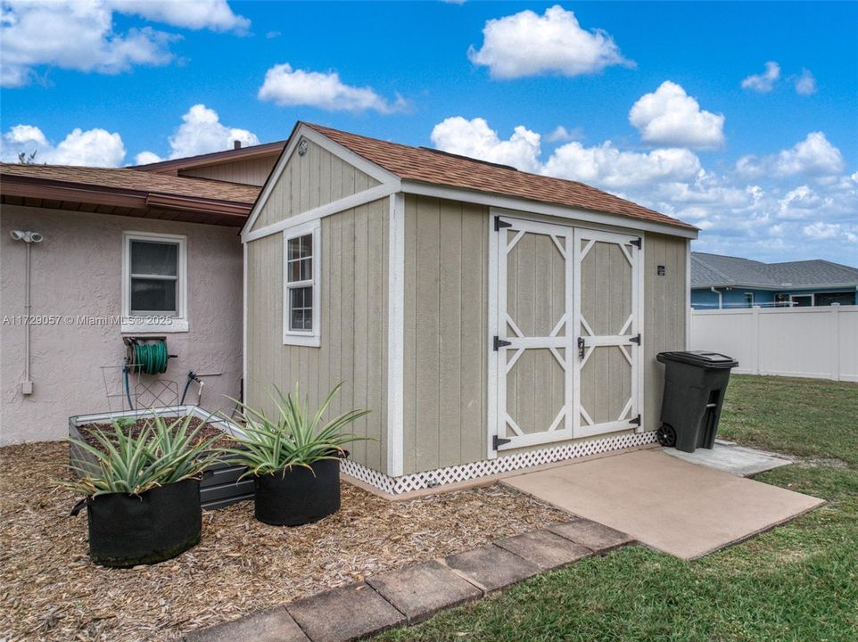 最近售出: $339,900 (3 贝兹, 3 浴室, 0 平方英尺)