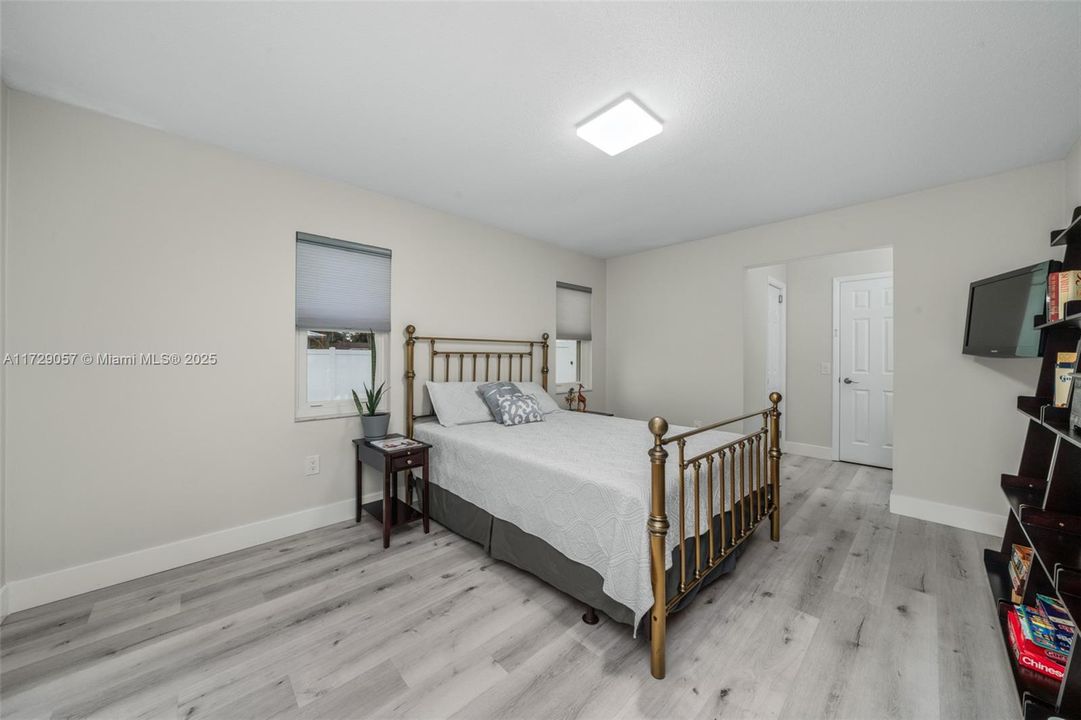 最近售出: $339,900 (3 贝兹, 3 浴室, 0 平方英尺)