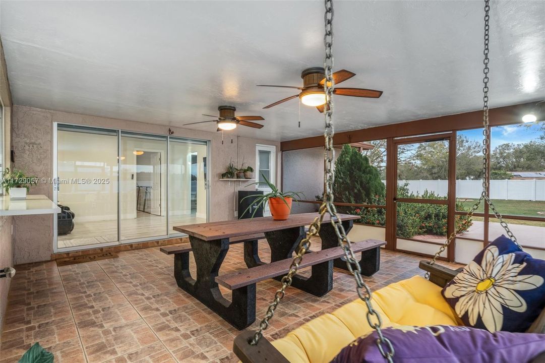 最近售出: $339,900 (3 贝兹, 3 浴室, 0 平方英尺)