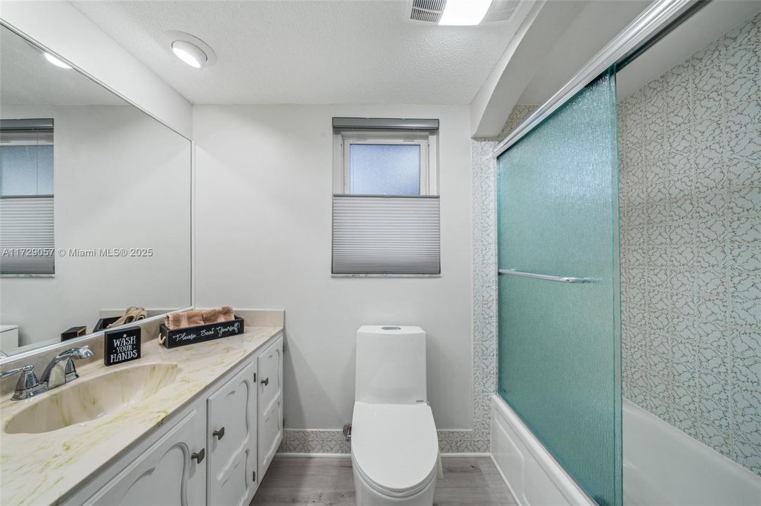 最近售出: $339,900 (3 贝兹, 3 浴室, 0 平方英尺)