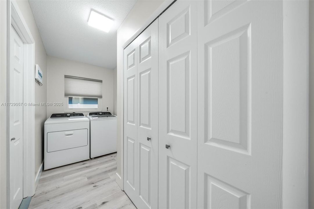 最近售出: $339,900 (3 贝兹, 3 浴室, 0 平方英尺)