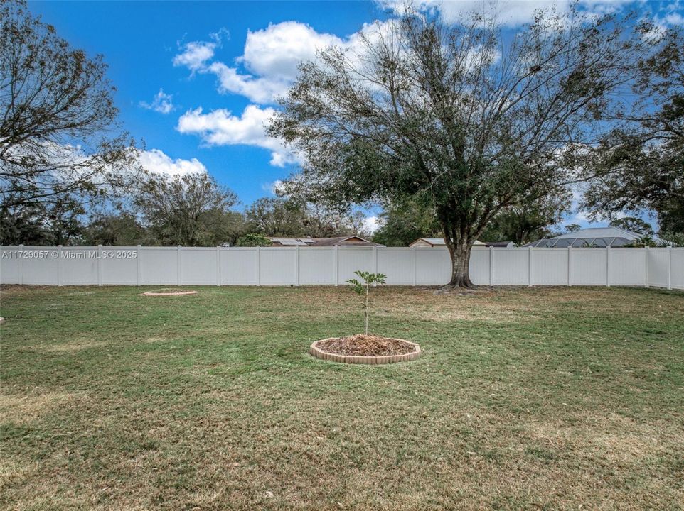 最近售出: $339,900 (3 贝兹, 3 浴室, 0 平方英尺)