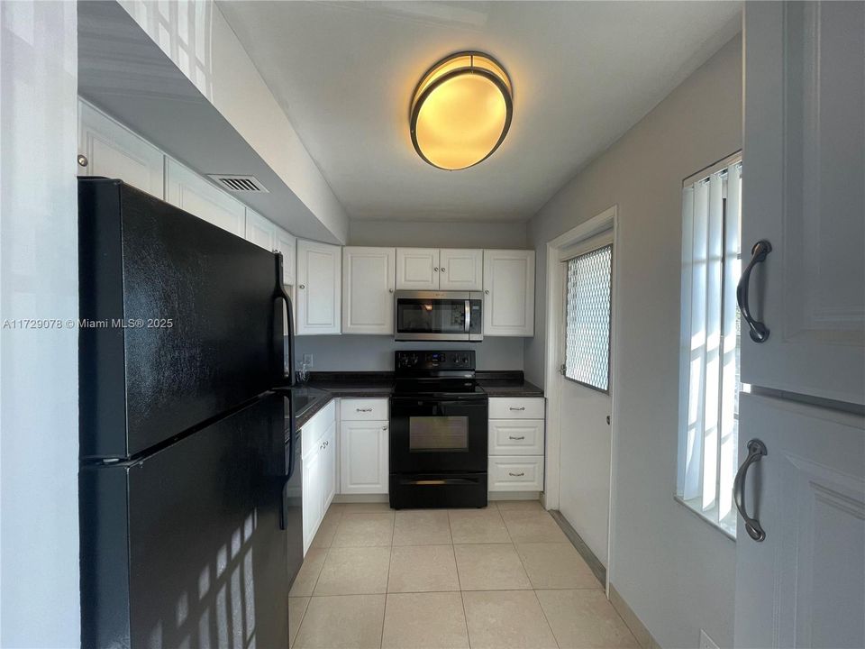 Недавно арендовано: $1,850 (2 спален, 2 ванн, 1100 Квадратных фут)