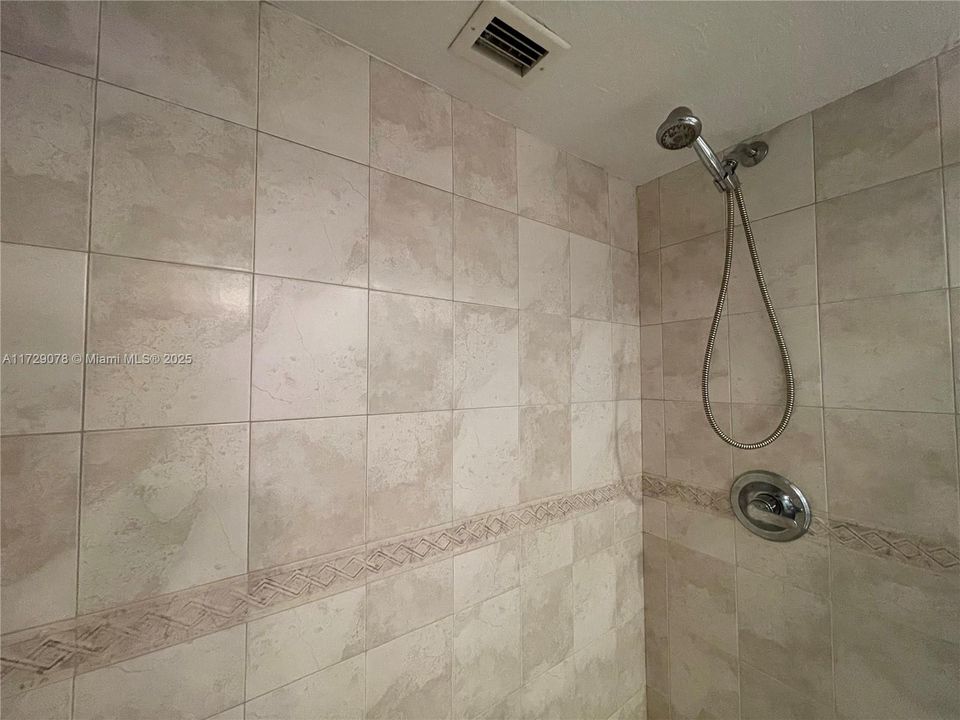 Недавно арендовано: $1,850 (2 спален, 2 ванн, 1100 Квадратных фут)