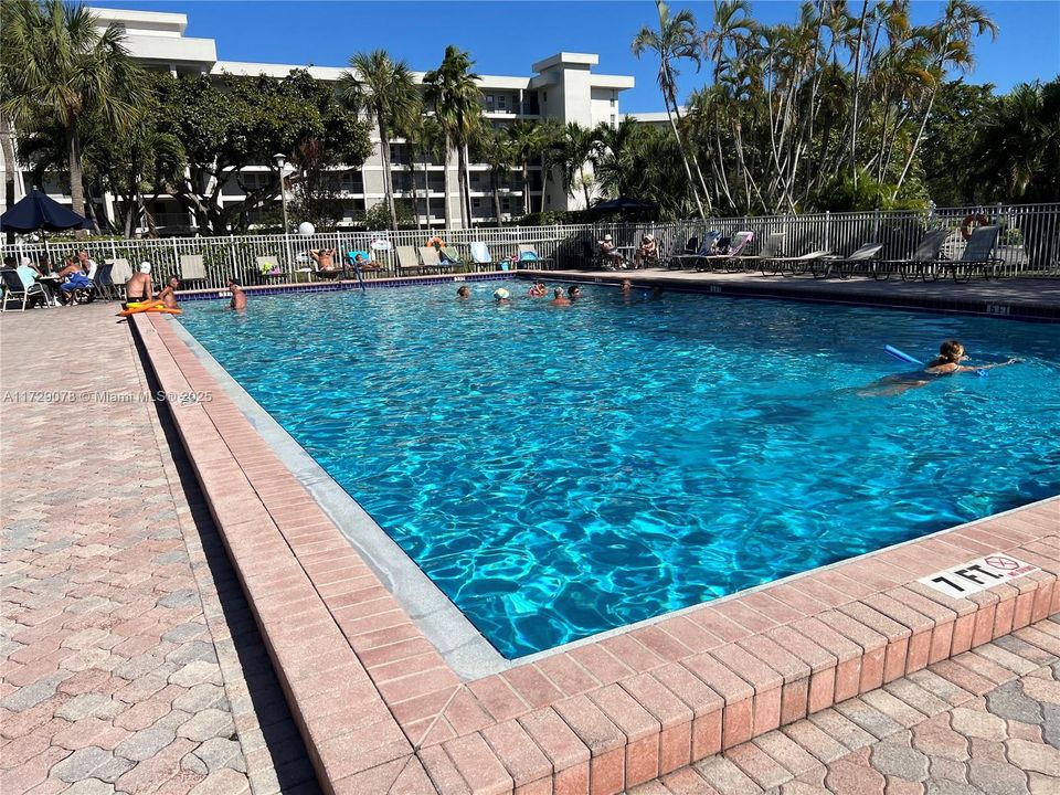 Недавно арендовано: $1,850 (2 спален, 2 ванн, 1100 Квадратных фут)