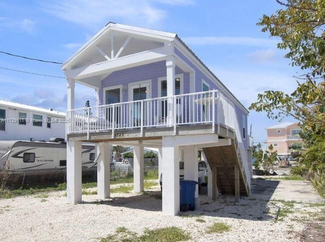 Recently Sold: $650,000 (2 beds, 1 baths, 600 Square Feet)