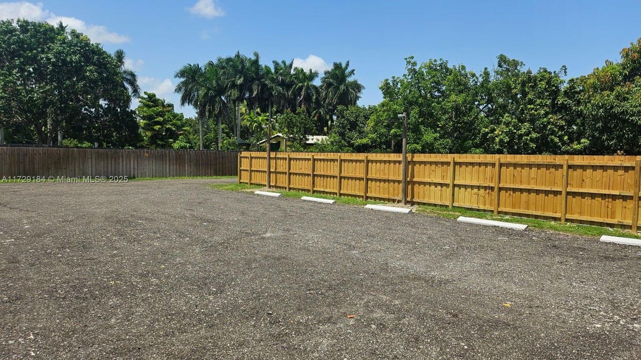 For Sale: $1,399,000 (5 beds, 4 baths, 3091 Square Feet)