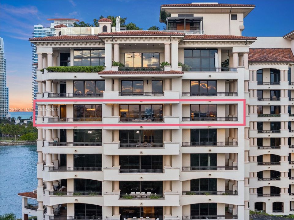 En Venta: $18,500,000 (4 camas, 4 baños, 4420 Pies cuadrados)