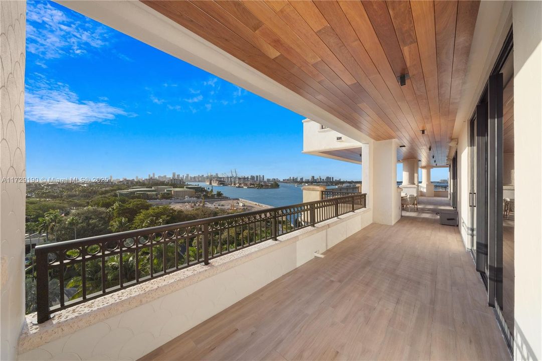 En Venta: $18,500,000 (4 camas, 4 baños, 4420 Pies cuadrados)