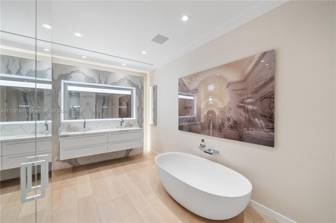 En Venta: $18,500,000 (4 camas, 4 baños, 4420 Pies cuadrados)