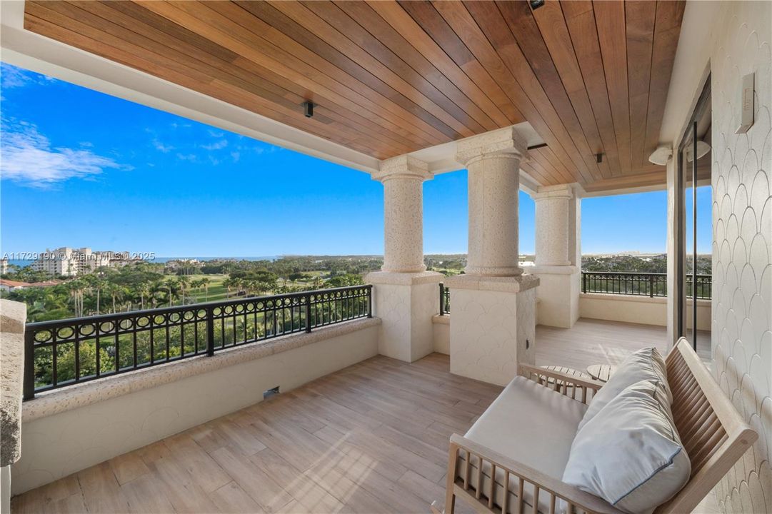 En Venta: $18,500,000 (4 camas, 4 baños, 4420 Pies cuadrados)