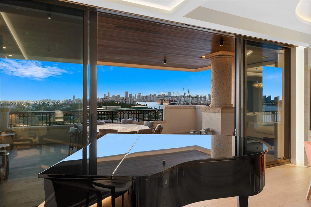 En Venta: $18,500,000 (4 camas, 4 baños, 4420 Pies cuadrados)