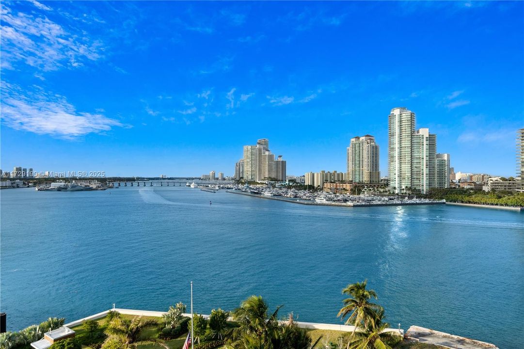 En Venta: $18,500,000 (4 camas, 4 baños, 4420 Pies cuadrados)