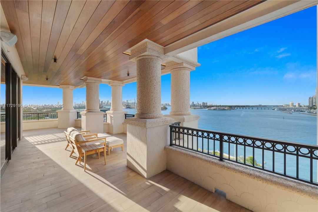 En Venta: $18,500,000 (4 camas, 4 baños, 4420 Pies cuadrados)