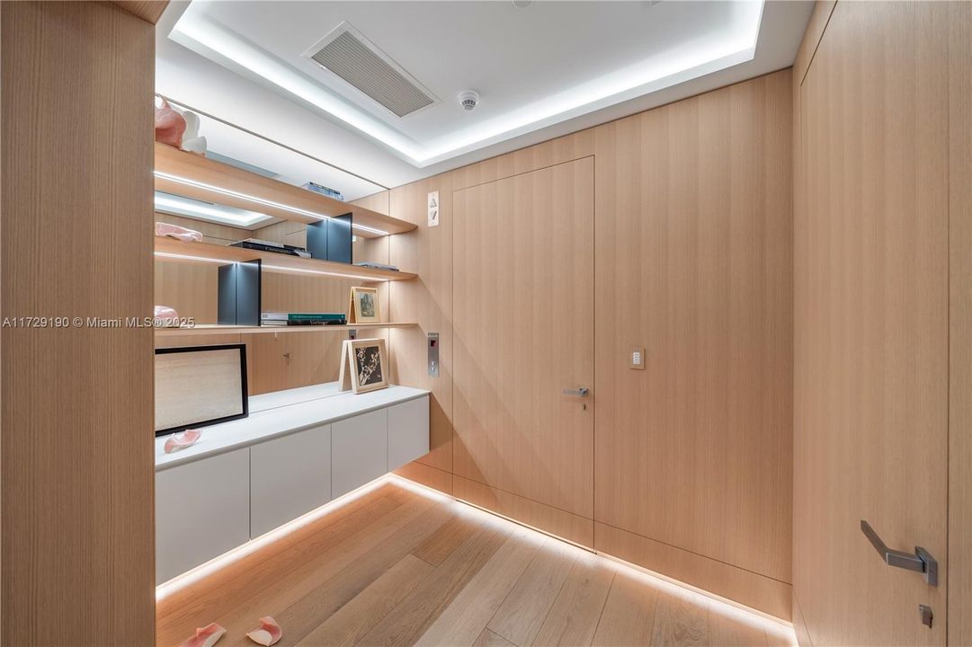 En Venta: $18,500,000 (4 camas, 4 baños, 4420 Pies cuadrados)