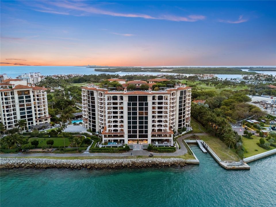 En Venta: $18,500,000 (4 camas, 4 baños, 4420 Pies cuadrados)