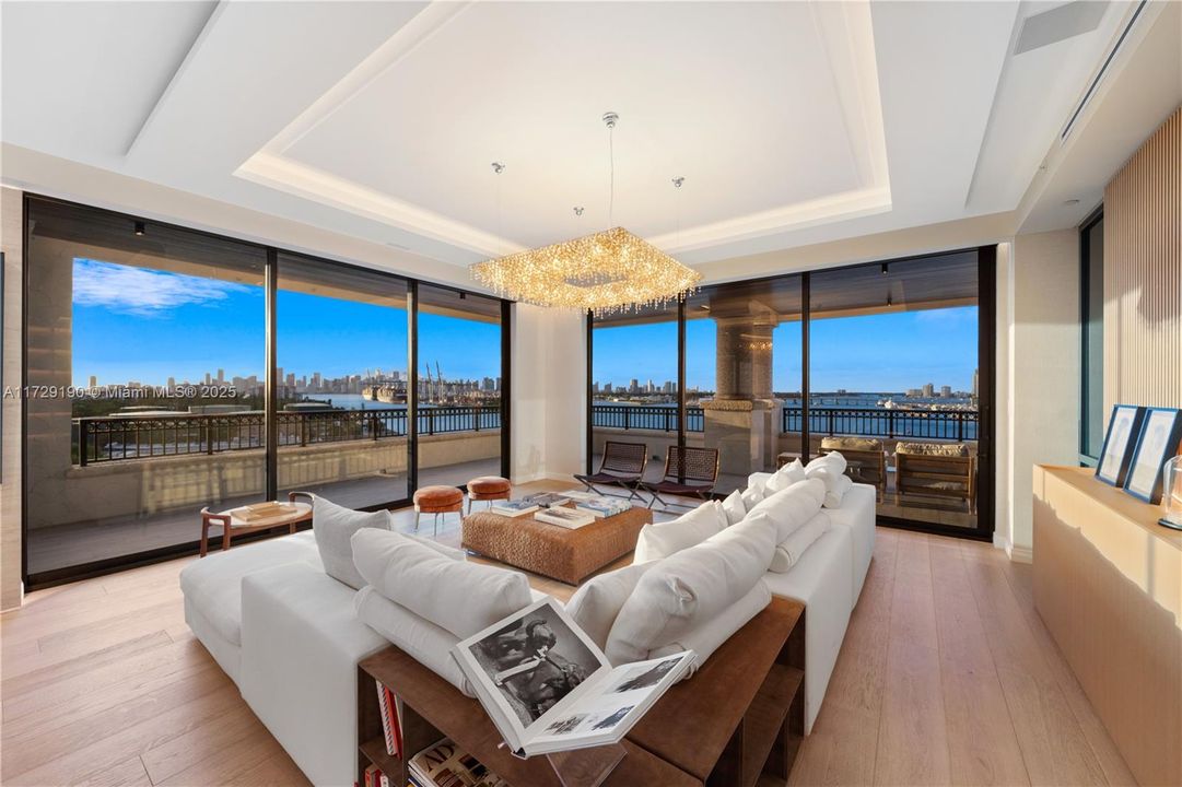 En Venta: $18,500,000 (4 camas, 4 baños, 4420 Pies cuadrados)