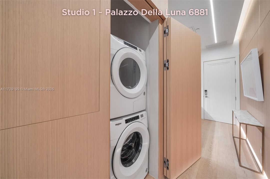 Studio - Landry