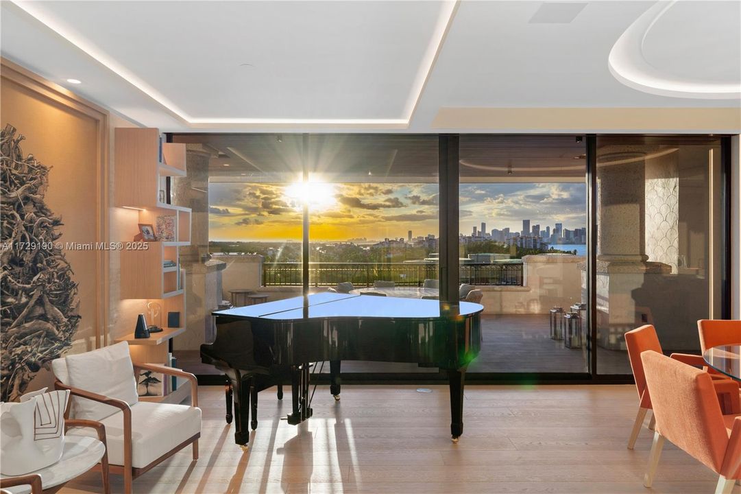 En Venta: $18,500,000 (4 camas, 4 baños, 4420 Pies cuadrados)
