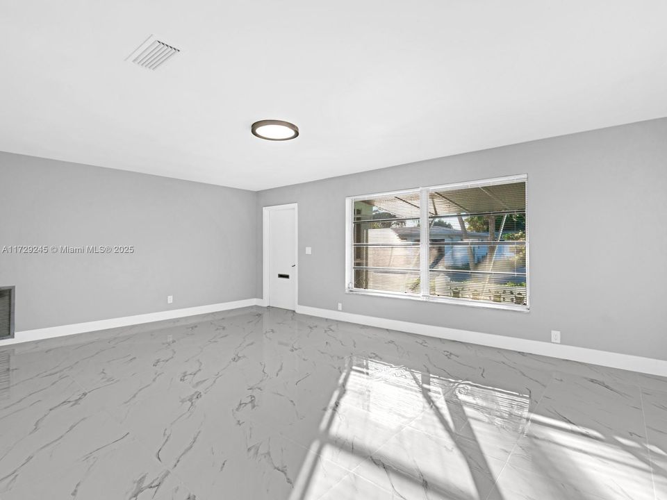 Recently Sold: $379,900 (2 beds, 2 baths, 1587 Square Feet)