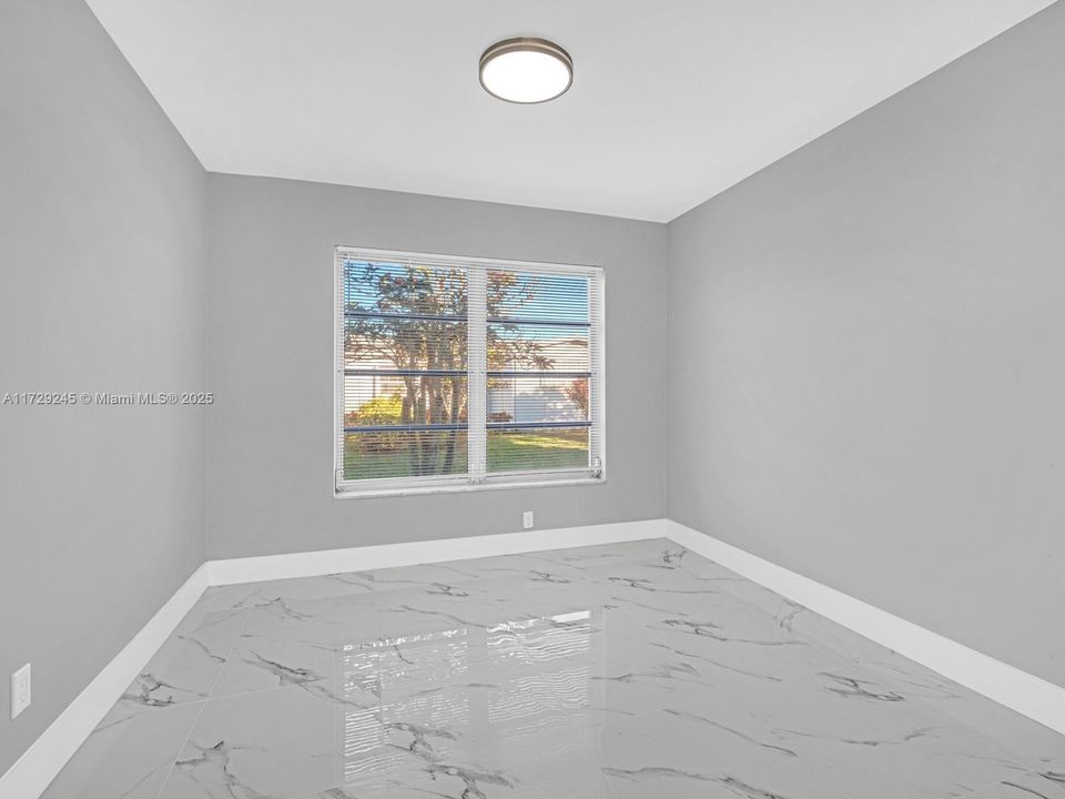 Recently Sold: $379,900 (2 beds, 2 baths, 1587 Square Feet)