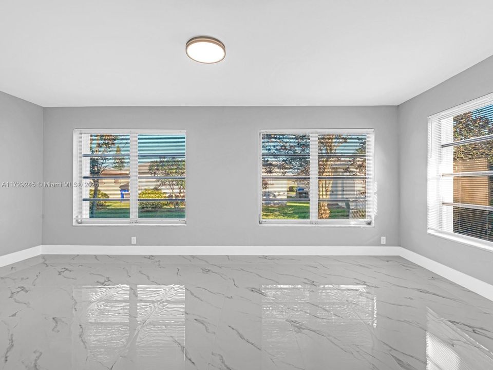 Recently Sold: $379,900 (2 beds, 2 baths, 1587 Square Feet)