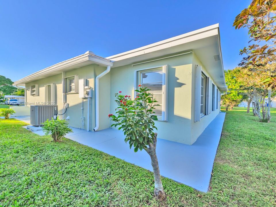 Recently Sold: $379,900 (2 beds, 2 baths, 1587 Square Feet)