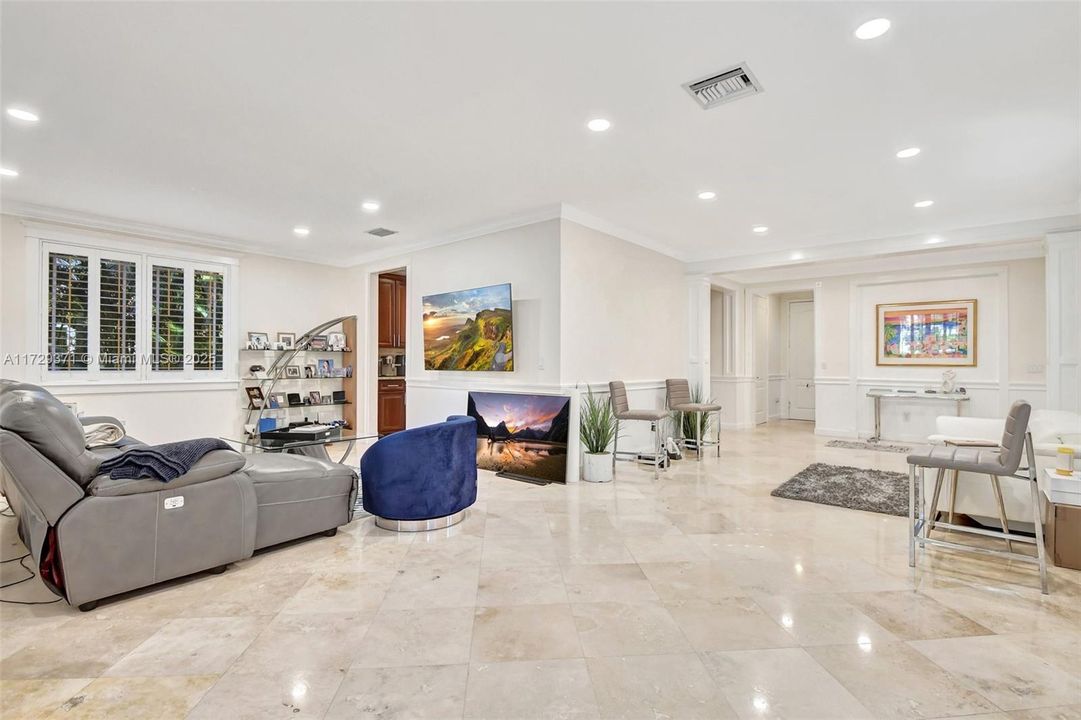 Недавно арендовано: $6,950 (4 спален, 3 ванн, 2964 Квадратных фут)